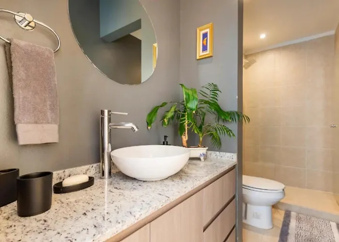 Apartment M303 - 2br - 2bth *